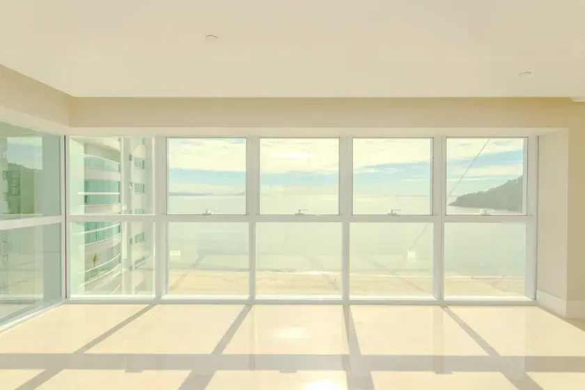 Apartamento com 4 dormitórios sendo 2 suítes e 4 vagas de garagem em Balneário Camboriú — foto 3