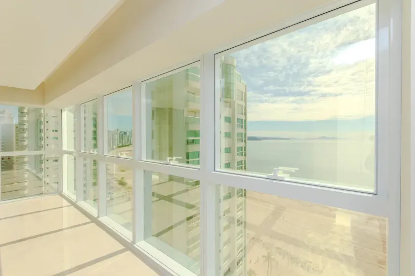 Apartamento com 4 dormitórios sendo 2 suítes e 4 vagas de garagem em Balneário Camboriú — foto 4