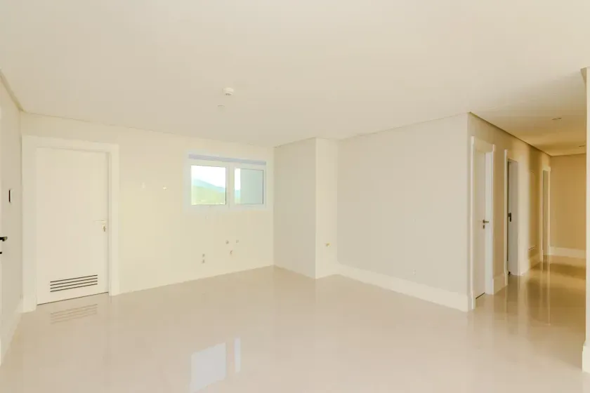 Apartamento com 4 dormitórios sendo 2 suítes e 4 vagas de garagem em Balneário Camboriú — foto 8