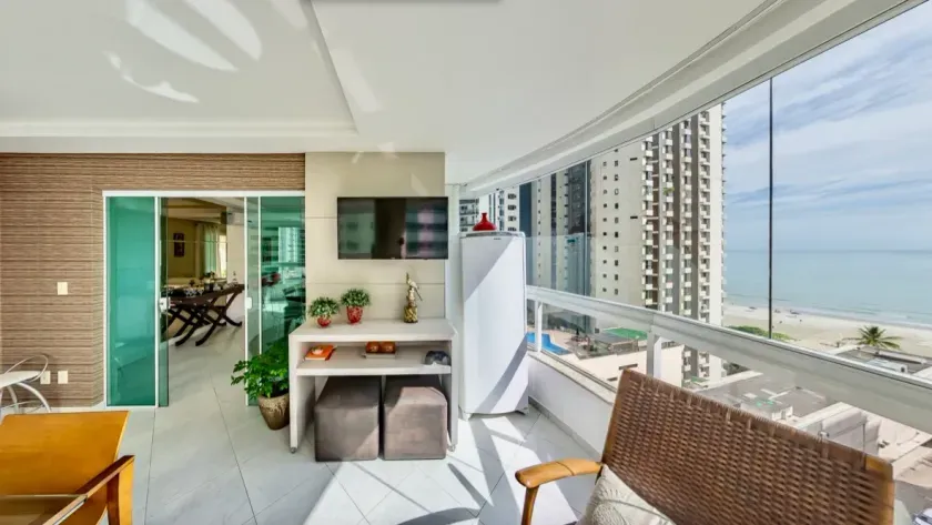 Apartamento mobiliado quadra mar com 3 suítes e 2 vagas de garagem em Balneário Camboriú — foto 2