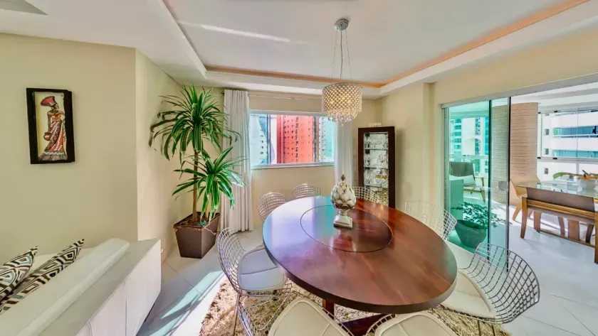 Apartamento mobiliado quadra mar com 3 suítes e 2 vagas de garagem em Balneário Camboriú — foto 11