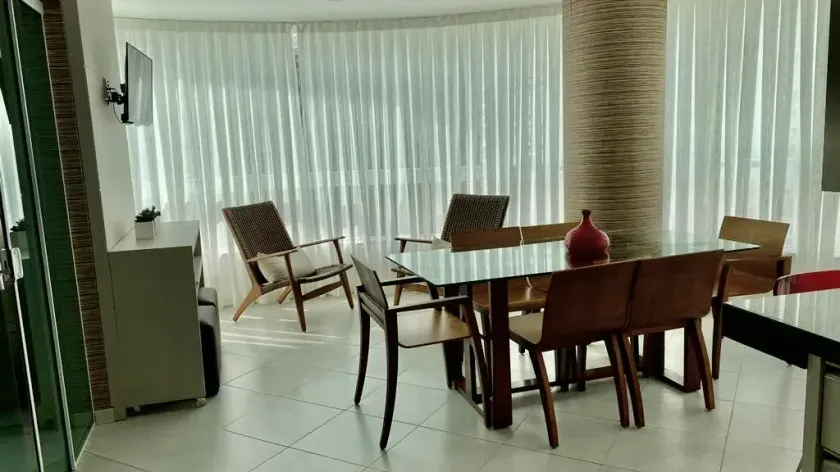Apartamento mobiliado quadra mar com 3 suítes e 2 vagas de garagem em Balneário Camboriú — foto 22