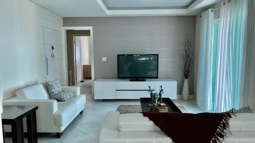 Apartamento mobiliado quadra mar com 3 suítes e 2 vagas de garagem em Balneário Camboriú — foto 32