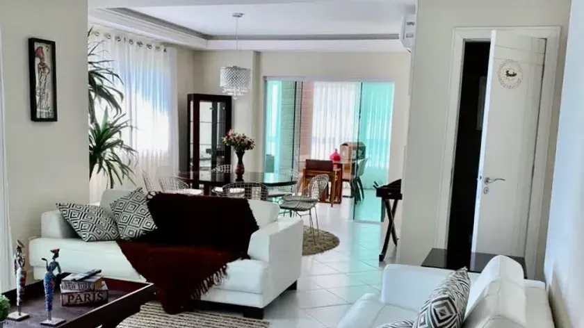 Apartamento mobiliado quadra mar com 3 suítes e 2 vagas de garagem em Balneário Camboriú — foto 34