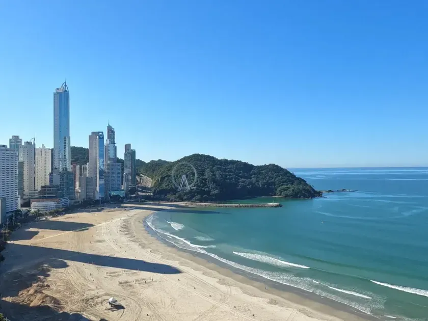 Apartamento frente mar com 3 suítes e 3 vagas de garagem em Balneário Camboriú/SC — foto 21