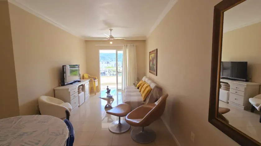 Apartamento quadra mar com 2 dormitórios sendo 1 suíte e 1 vaga em Balneário Camboriú/SC — foto 3