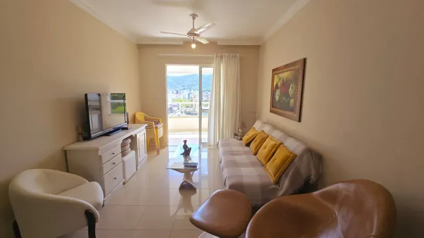 Apartamento quadra mar com 2 dormitórios sendo 1 suíte e 1 vaga em Balneário Camboriú/SC — foto 2