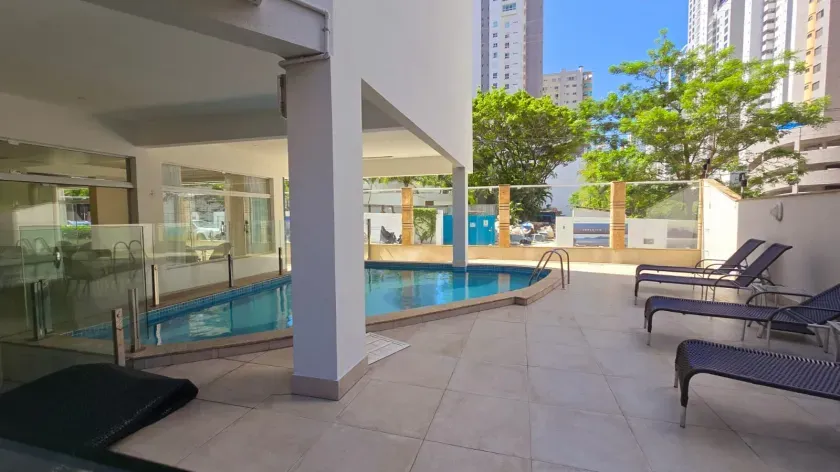 Apartamento quadra mar com 2 dormitórios sendo 1 suíte e 1 vaga em Balneário Camboriú/SC — foto 12