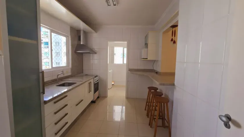 Apartamento quadra mar com 2 dormitórios sendo 1 suíte e 1 vaga em Balneário Camboriú/SC — foto 6