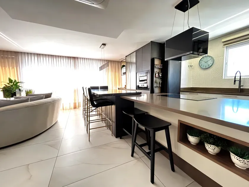Apartamento vista mar com 3 suítes sendo 1 master e 3 vagas de garagem em Balneário Camboriú/SC — foto 6