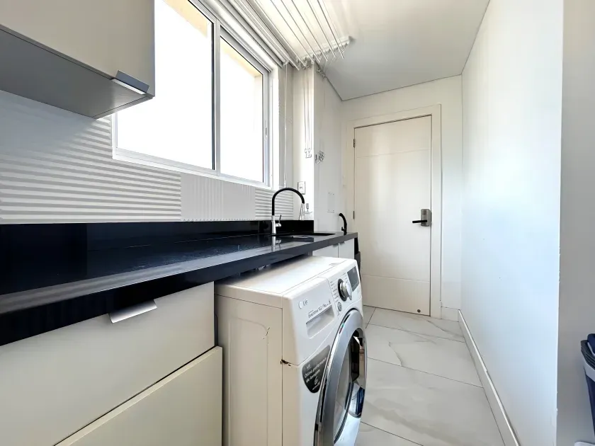 Apartamento vista mar com 3 suítes sendo 1 master e 3 vagas de garagem em Balneário Camboriú/SC — foto 5