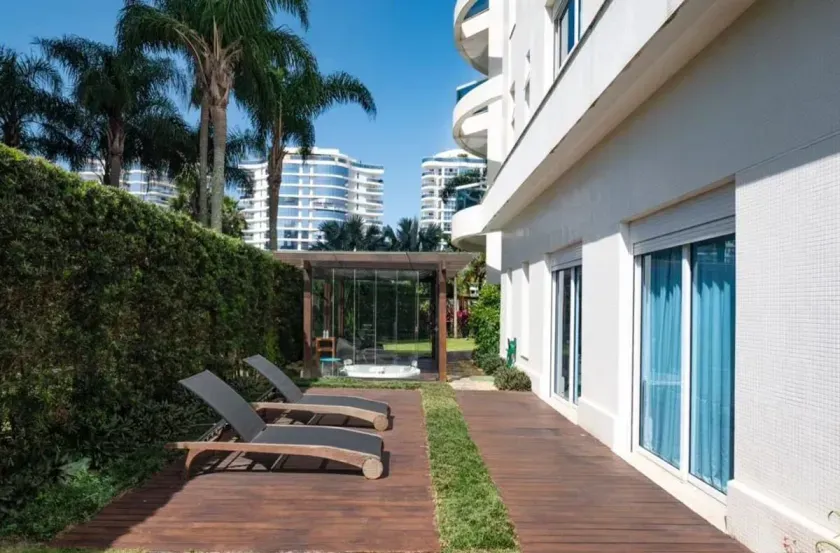 Apartamento diferenciado com 3 suítes e 3 vagas de garagem na Praia Brava em Itajaí — foto 30