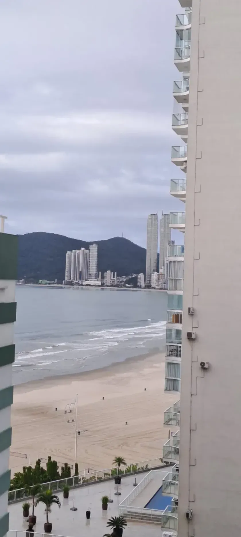 Apartamento com 2 dormitórios sendo 1 suíte e 1 vaga de garagem em Balneário Camboriú/SC — foto 2