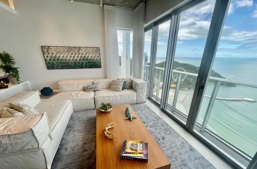 Apartamento frente mar mobiliado com 5 suítes e 4 vagas de garagem em Balneário Camboriú — foto 2