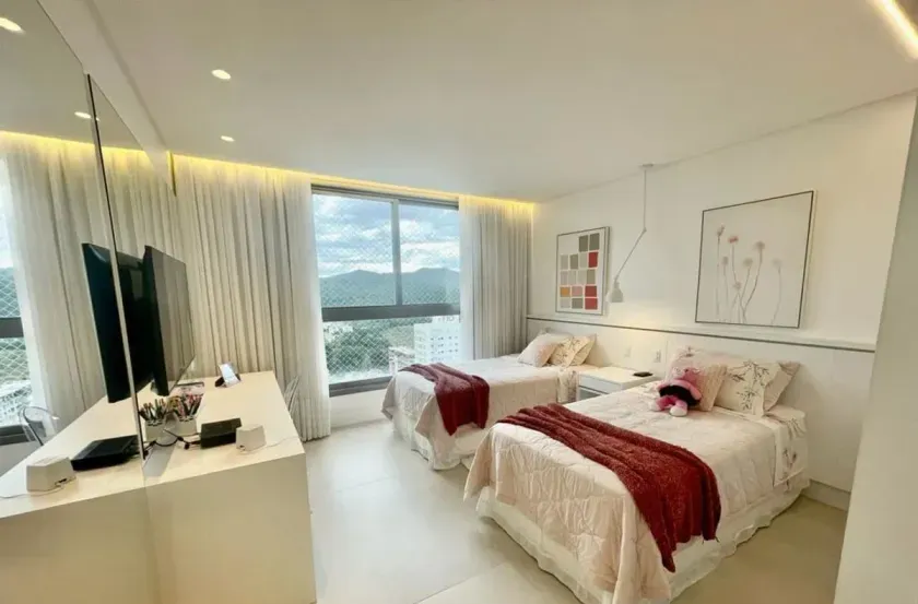 Apartamento frente mar mobiliado com 5 suítes e 4 vagas de garagem em Balneário Camboriú — foto 16