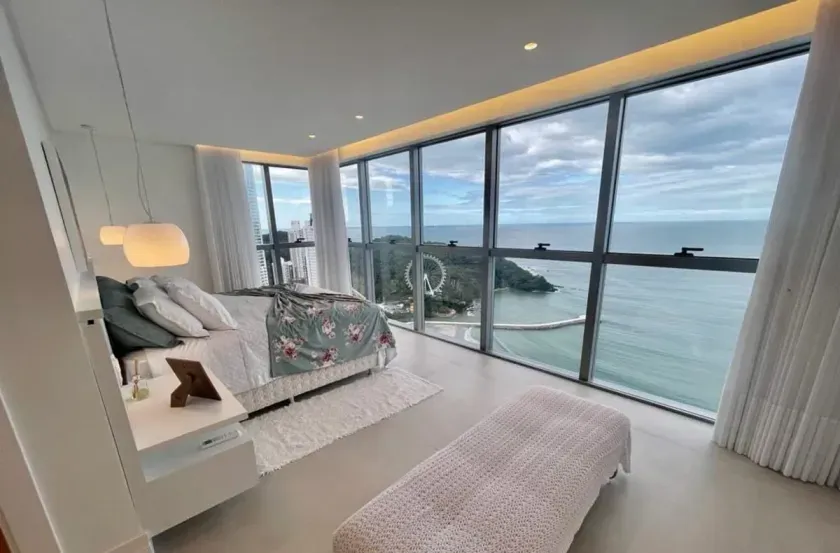 Apartamento frente mar mobiliado com 5 suítes e 4 vagas de garagem em Balneário Camboriú — foto 6