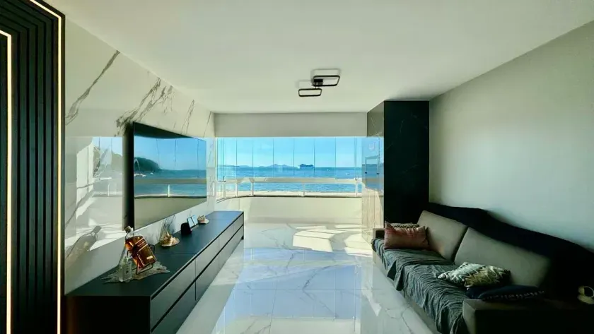 Apartamento frente mar mobiliado com 4 dormitórios sendo 2 suítes e 1 vaga em Balneário Camboriú — foto 2