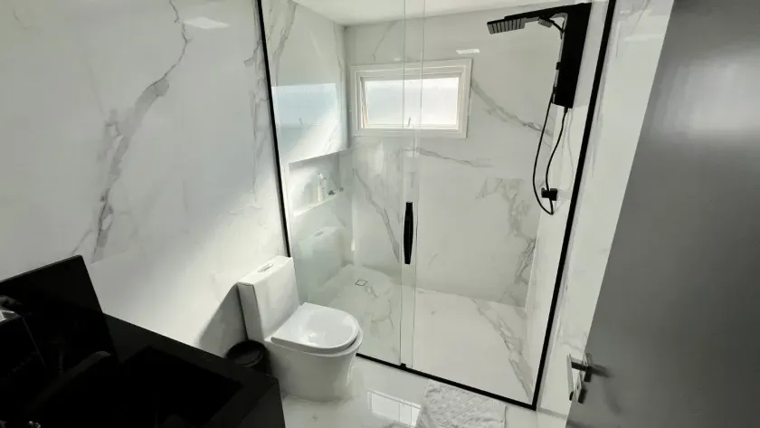 Apartamento frente mar mobiliado com 4 dormitórios sendo 2 suítes e 1 vaga em Balneário Camboriú — foto 10