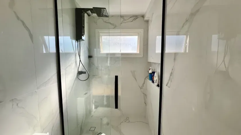 Apartamento frente mar mobiliado com 4 dormitórios sendo 2 suítes e 1 vaga em Balneário Camboriú — foto 11
