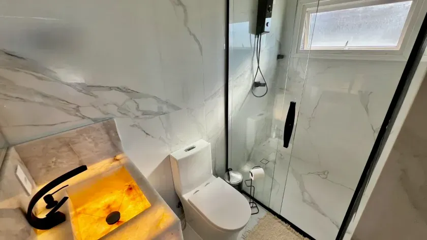 Apartamento frente mar mobiliado com 4 dormitórios sendo 2 suítes e 1 vaga em Balneário Camboriú — foto 12