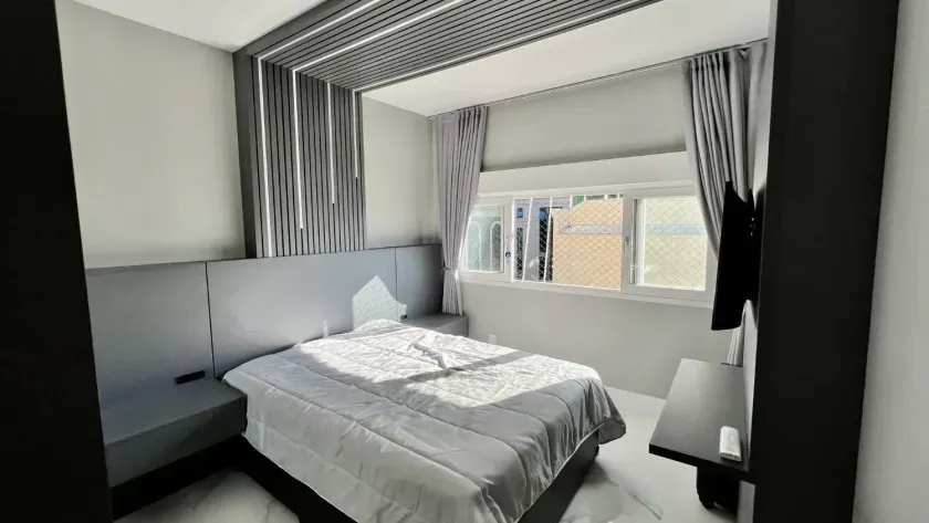 Apartamento frente mar mobiliado com 4 dormitórios sendo 2 suítes e 1 vaga em Balneário Camboriú — foto 23