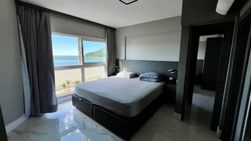 Apartamento frente mar mobiliado com 4 dormitórios sendo 2 suítes e 1 vaga em Balneário Camboriú — foto 25