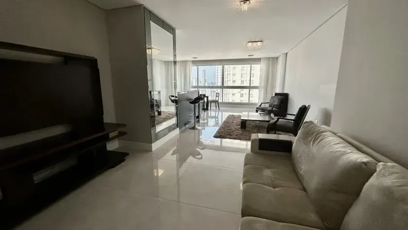 Apartamento mobiliado com 3 suítes e 2 vagas de garagem no Centro de Balneário Camboriú — foto 3