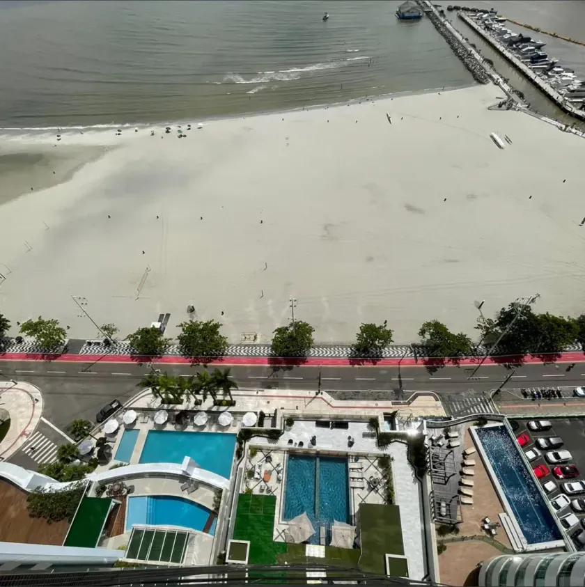 Apartamento mobiliado frente mar com 4 suítes e 3 vagas na Avenida Atlântica em Balneário Camboriú — foto 28