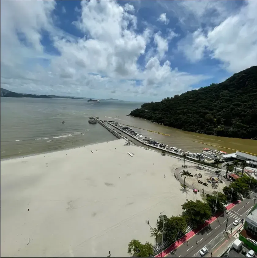 Apartamento mobiliado frente mar com 4 suítes e 3 vagas na Avenida Atlântica em Balneário Camboriú — foto 26