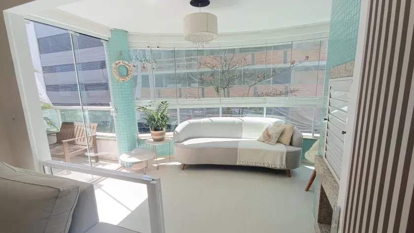 Apartamento com 3 dormitórios sendo 2 suítes e 1 vaga de garagem  Centro, Balneário Camboriú/SC