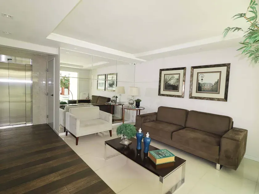 Apartamento com 2 dormitórios sendo 1 suíte e 1 vaga em Balneário Camboriú/SC