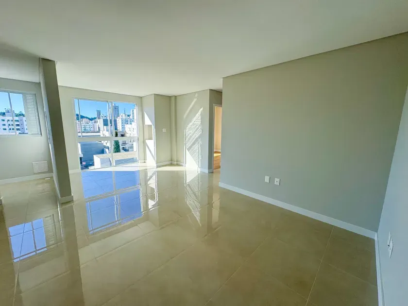Apartamento com 2 dormitórios sendo 1 suíte e 1 vaga - Nações | Balneário Camboriú/SC