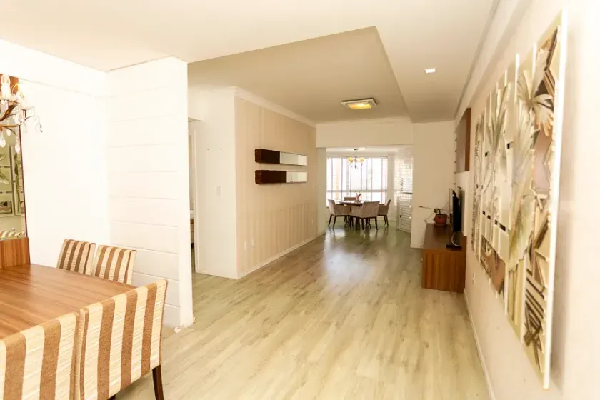 Apartamento com 2 dormitórios sendo 1 suíte e 1 vaga de garagem - Balneário Camboriú/SC — foto 3