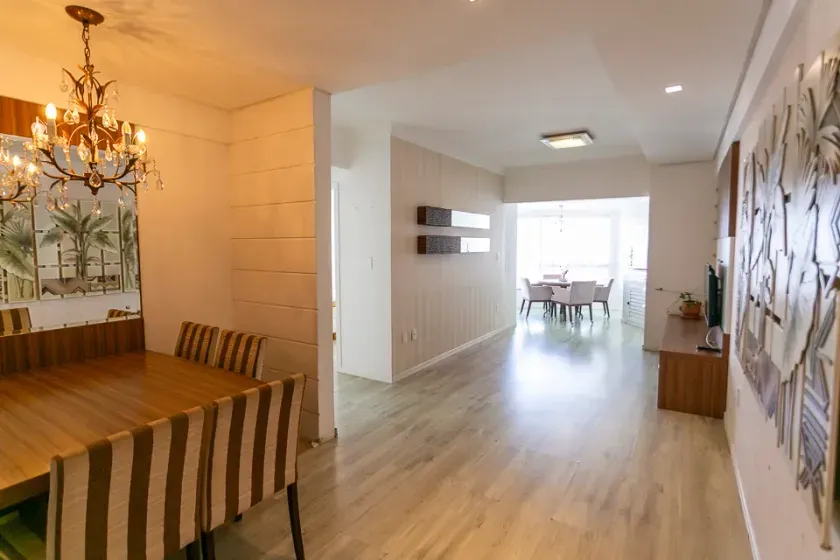 Apartamento com 2 dormitórios sendo 1 suíte e 1 vaga de garagem - Balneário Camboriú/SC — foto 2