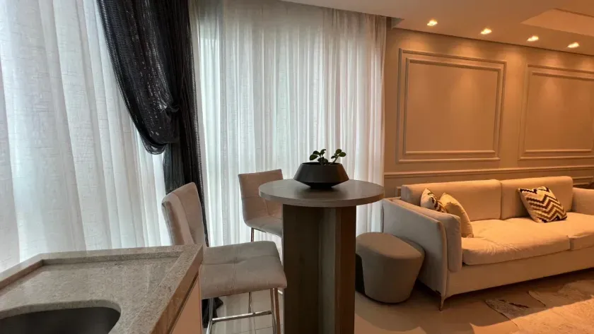 Apartamento mobiliado com 4 dormitórios sendo 2 suítes + 2 demi e 3 vagas em Balneário Camboriú/SC — foto 3
