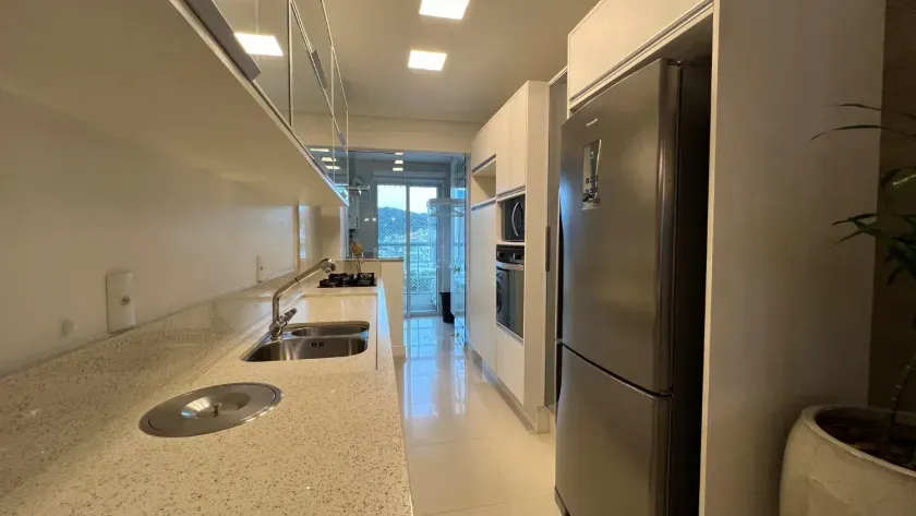Apartamento mobiliado com 4 dormitórios sendo 2 suítes + 2 demi e 3 vagas em Balneário Camboriú/SC — foto 15