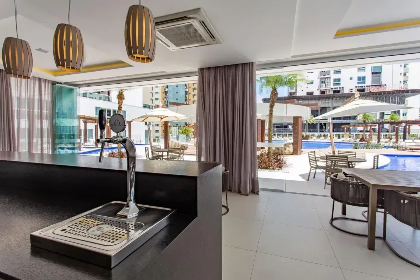 Apartamento quadra mar com 3 suítes e 3 vagas de garagem em Balneário Camboriú — foto 52