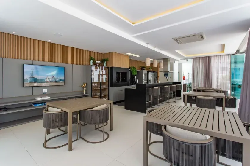 Apartamento quadra mar com 3 suítes e 3 vagas de garagem em Balneário Camboriú — foto 54