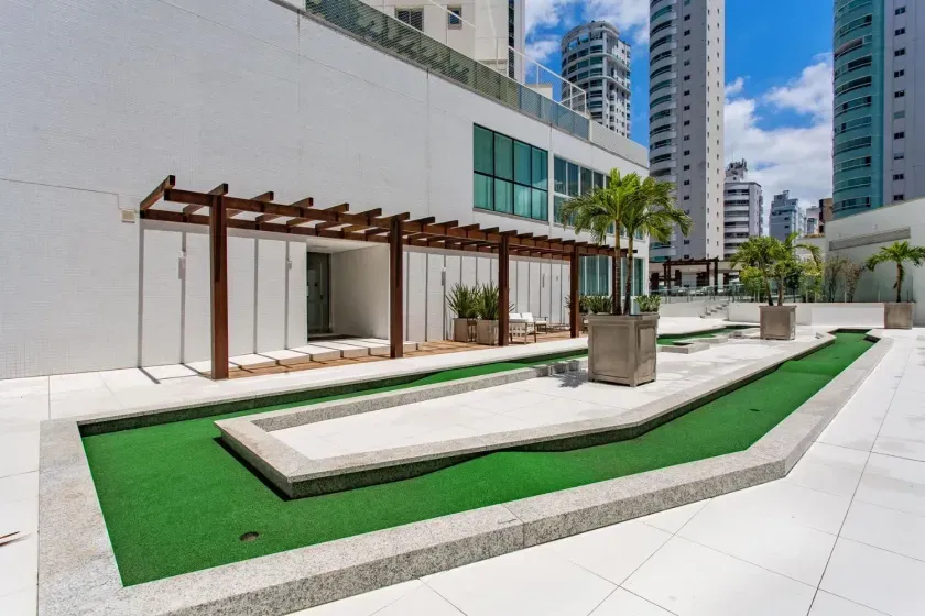 Apartamento quadra mar com 3 suítes e 3 vagas de garagem em Balneário Camboriú — foto 81