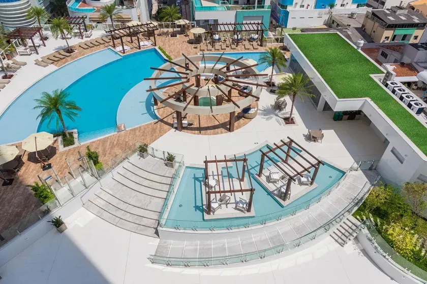 Apartamento quadra mar com 3 suítes e 3 vagas de garagem em Balneário Camboriú — foto 76