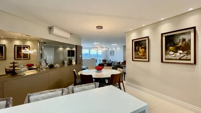 Apartamento quadra mar com 3 suítes e 3 vagas de garagem em Balneário Camboriú — foto 18