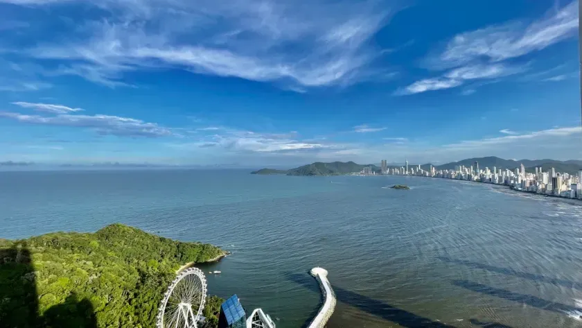 Apartamento quadra mar com 3 suítes e 3 vagas de garagem em Balneário Camboriú — foto 23