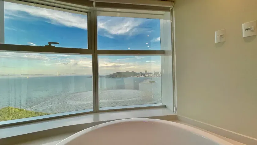 Apartamento quadra mar com 3 suítes e 3 vagas de garagem em Balneário Camboriú — foto 26