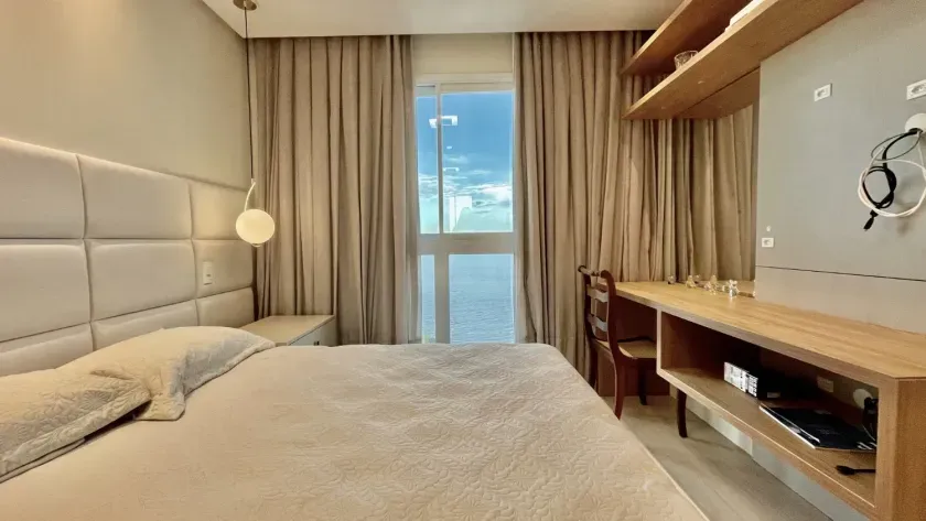 Apartamento quadra mar com 3 suítes e 3 vagas de garagem em Balneário Camboriú — foto 32