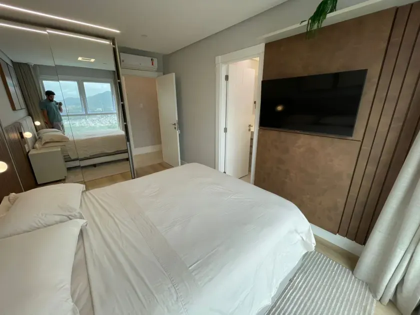 Apartamento alto padrão frente mar com 4 suítes e 3 vagas de garagem - Av. Atlântica/SC — foto 12