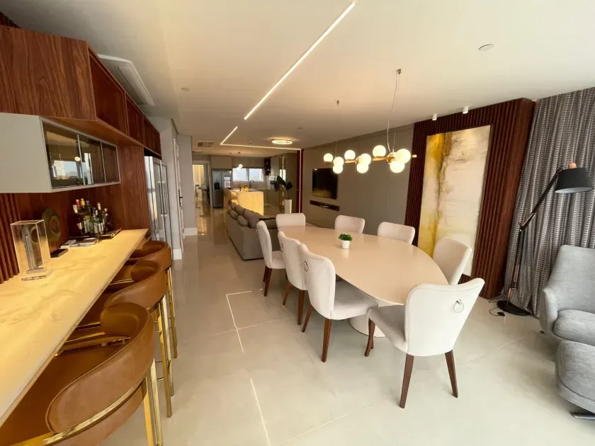 Apartamento alto padrão frente mar com 4 suítes e 3 vagas de garagem - Av. Atlântica/SC — foto 11