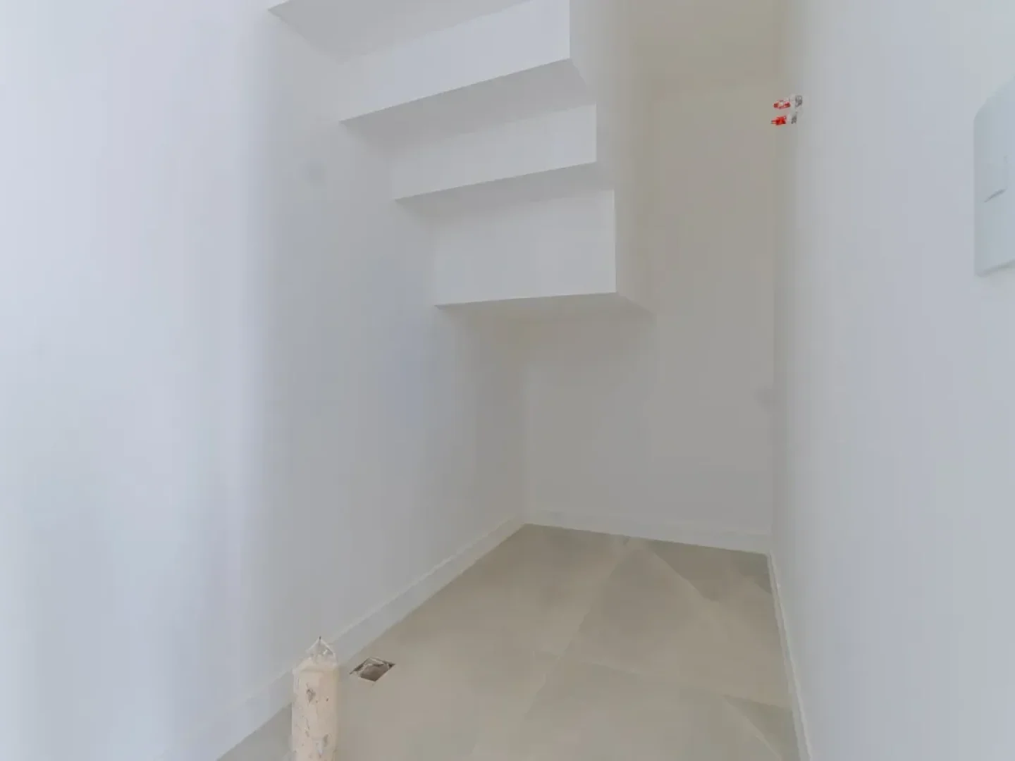 1727445971066