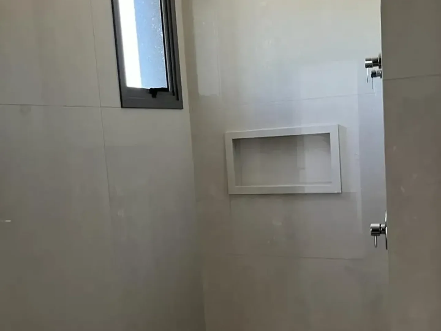 1727498594694