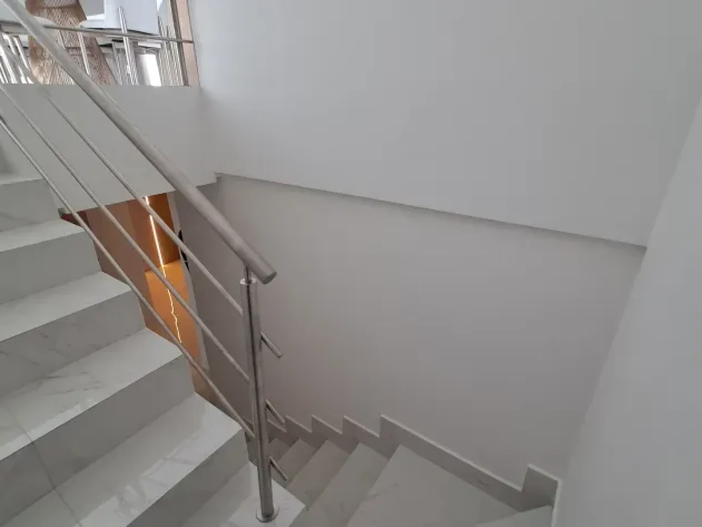 1736885662978