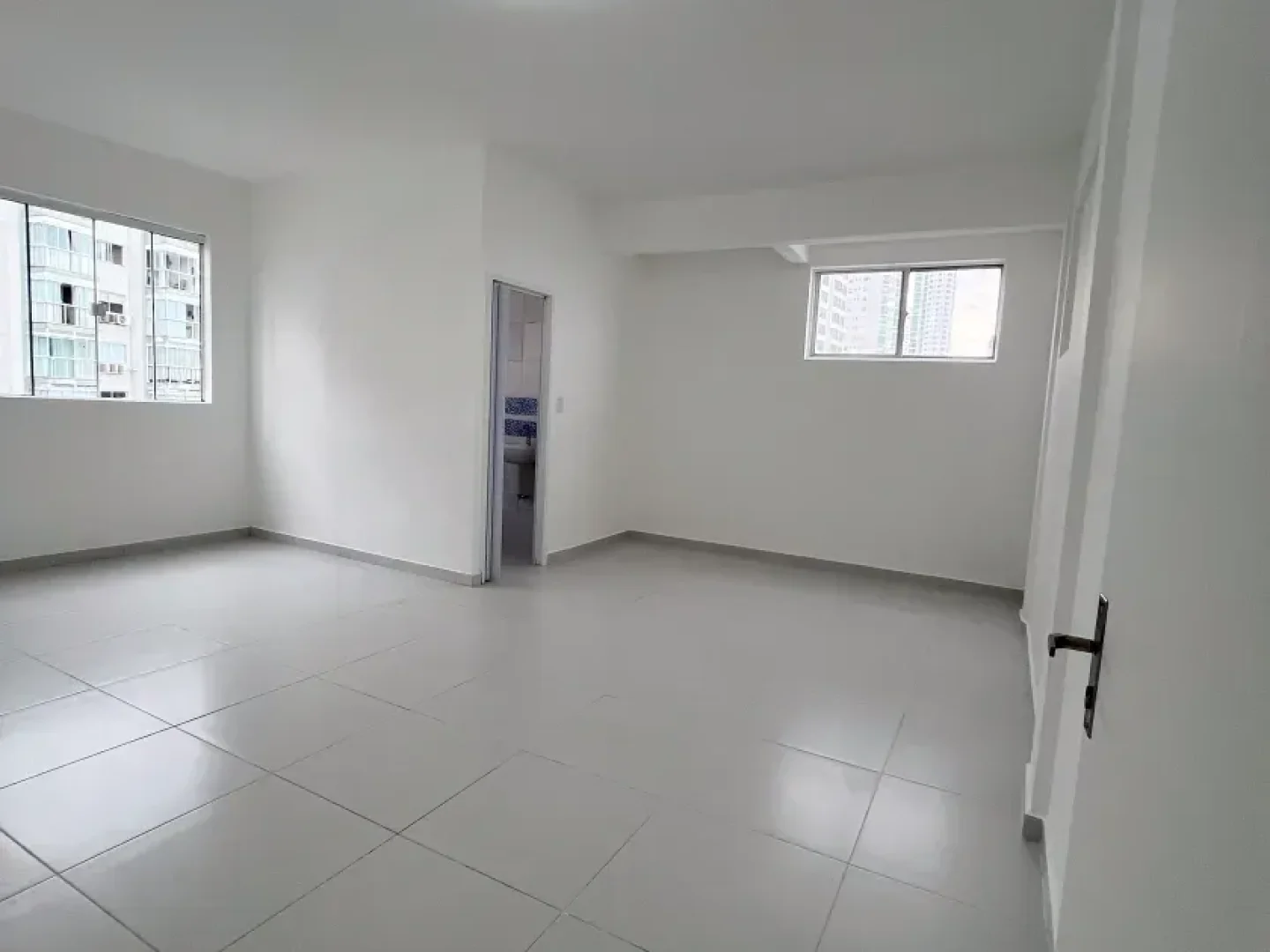 1748371489958 5